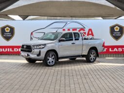 2021 TOYOTA HILUX 2.4 GD-6 RB RAIDER A/T P/U E/CAB
